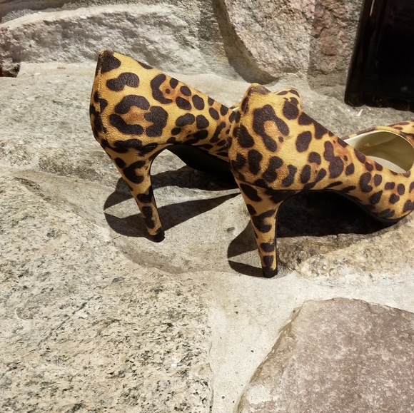 ANIMAL PRINT HEELS - Picture 3 of 5